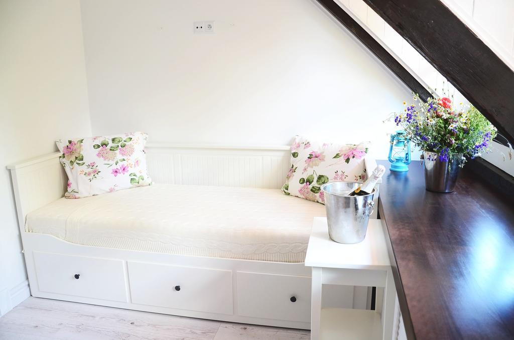 Stare Sady Chillout Rooms "Pod Jabloniami" Mikołajki Rom bilde